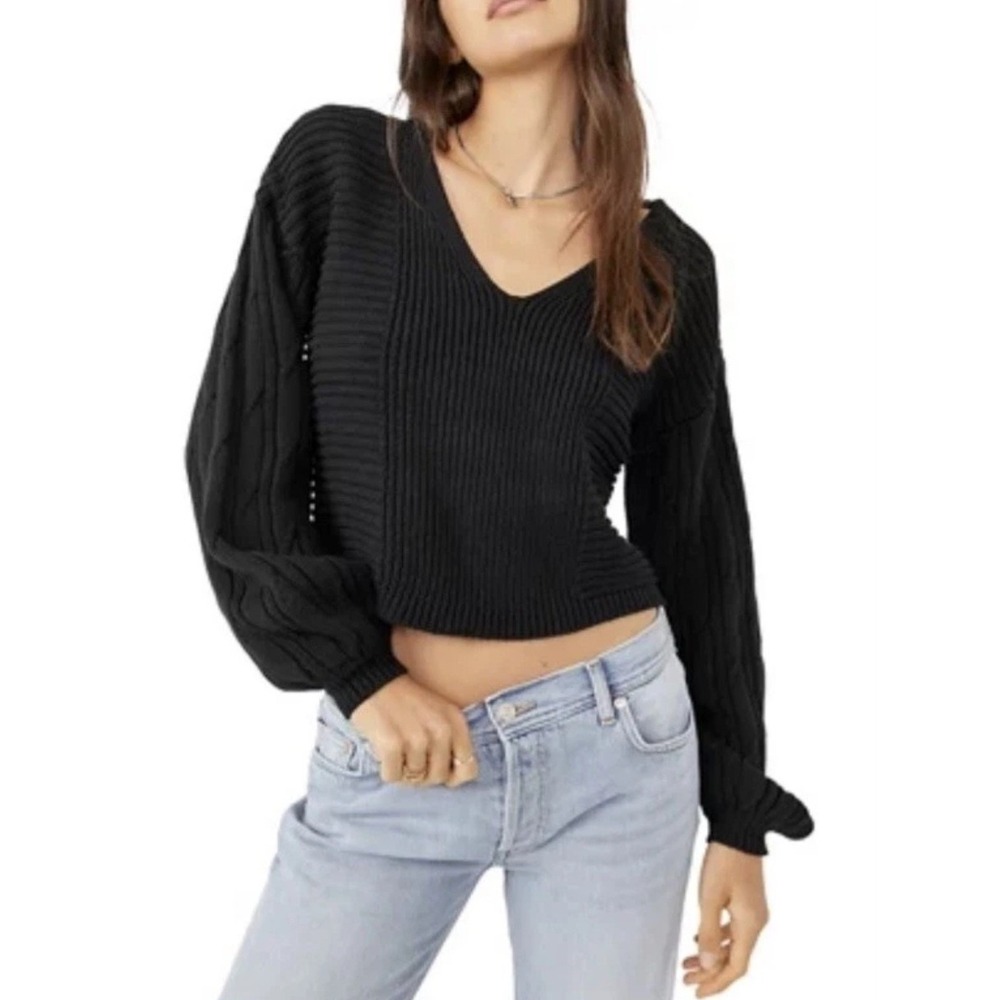 Free People When It Rains Black V neck Chunky Knit Cropped Sweater Top sz SP